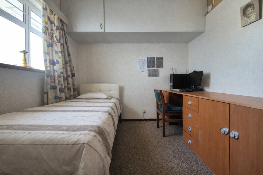 2 Bedroom Property for Sale in Wynberg Upper Western Cape